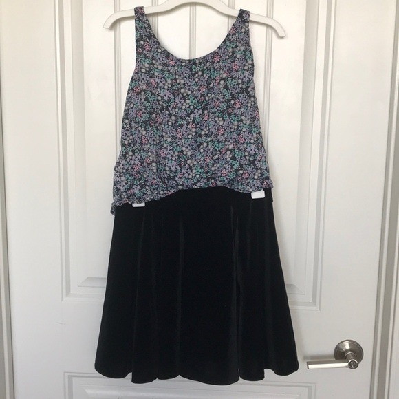 Crop top flowy blouse - Picture 4 of 6